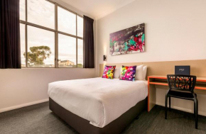 Nightcap at Ashley Hotel, Braybrook